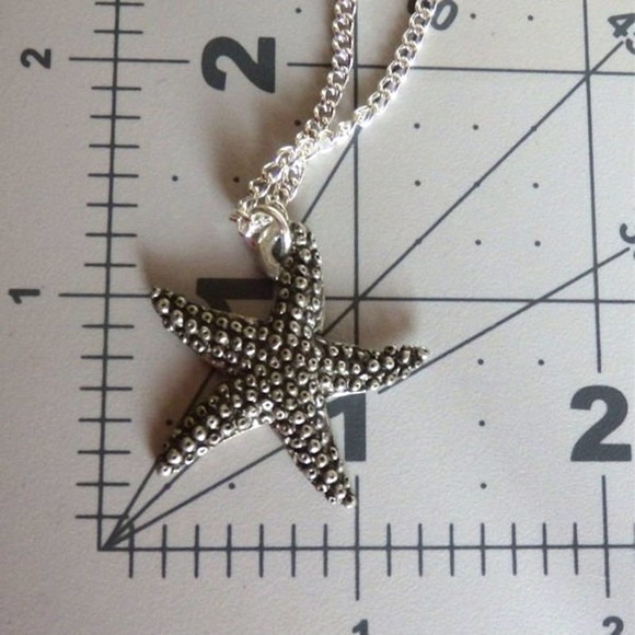 Medium Starfish Necklace A Fine Pewter Pendant 2036 - Picture 2 of 4